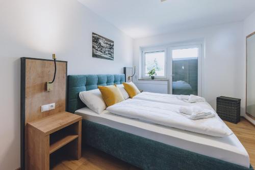 2 bedrooms, 4 beds