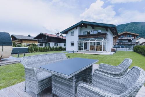  Spa Chalet Lodges by we rent in Zell am See
