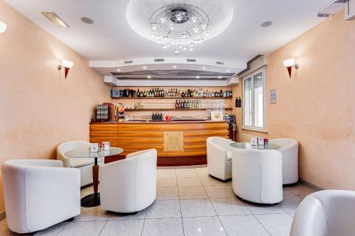 酒吧/高級酒吧, HOTEL VILLA MARIA in 切塞納蒂科市中心