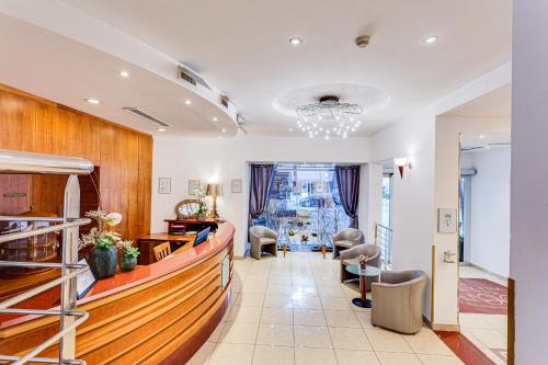 大堂, HOTEL VILLA MARIA in 切塞納蒂科市中心