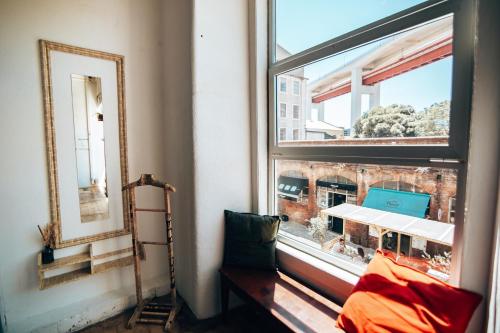 LX Hostel – Lisbon, NY