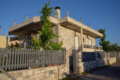 숙소 외관, Stone Villa in 코린토스