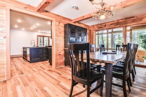 Whispering Pines Point in Boulder Junction, USA