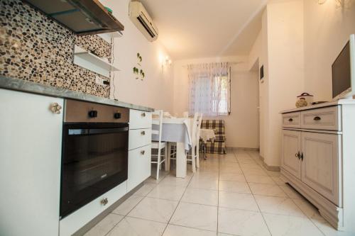 Beach Holiday Home Laura - image 4