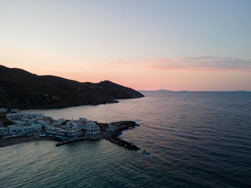 white house apollon naxos in 阿波羅納斯