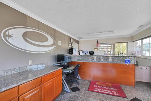 Előcsarnok, Econo Lodge Woodland near I-5 in Woodland (Kalifornia)