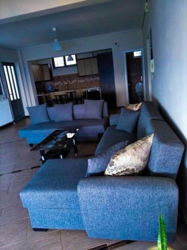 2 bedrooms, 3 beds