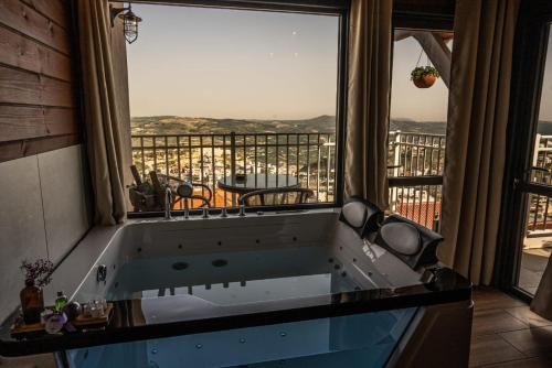 Μπαλκόνι/βεράντα, ארואד סוויטס Arwad suites in Μαγντέλ Σαρμ