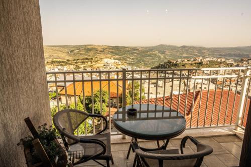 Μπαλκόνι/βεράντα, ארואד סוויטס Arwad suites in Μαγντέλ Σαρμ