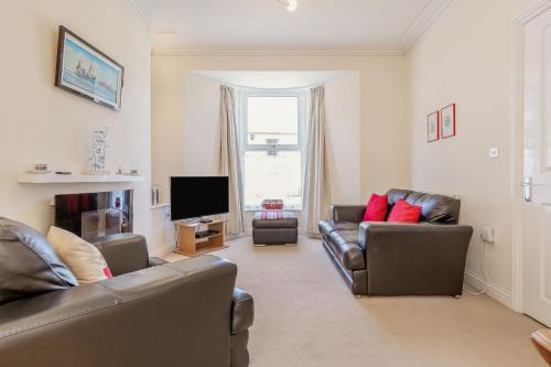 Teacup Cottage - image 4