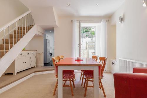 Teacup Cottage - image 10