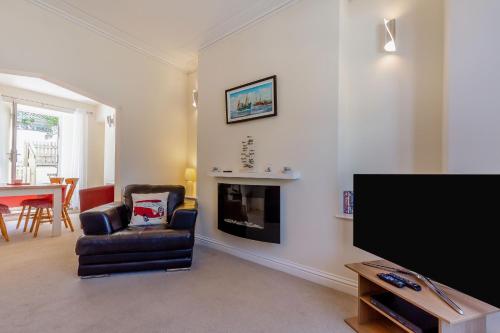 Teacup Cottage - image 7