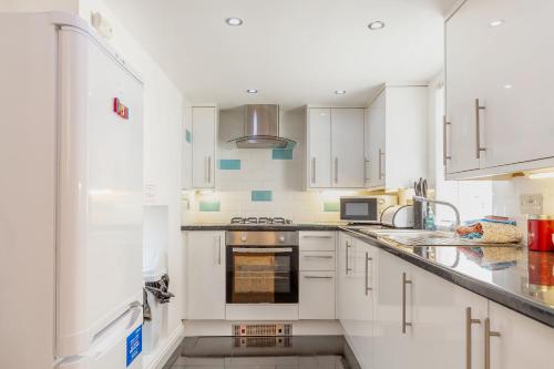 Teacup Cottage - image 11