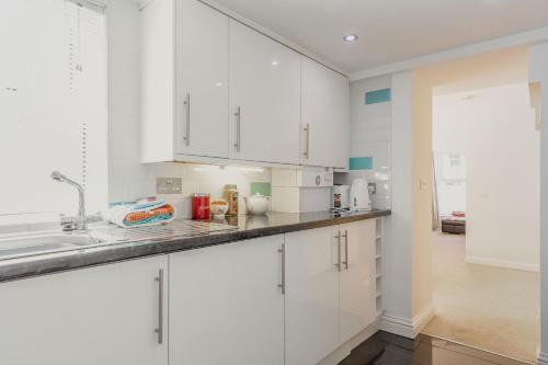 Teacup Cottage - image 14