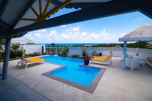 2 bedrooms, 4 beds