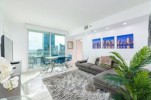 4BR Penthouse with Oceanview at Brickell, Free Parking
