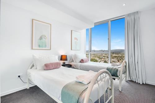 H'Residence Surfers Paradise MID WEEK MADNESS DEAL - Q Stay