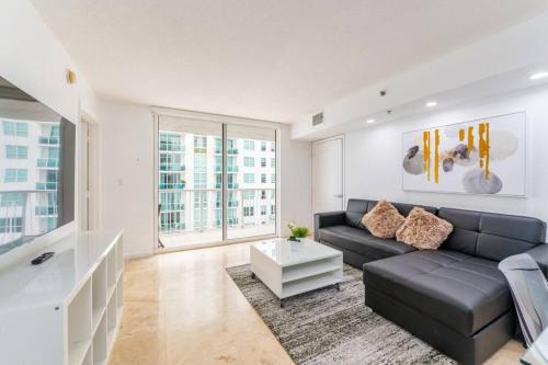 4BR APT with Bay View at Brickell, Free Parking, Miami (photo 4)