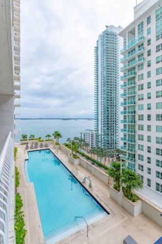 4BR APT with Bay View at Brickell, Free Parking, Miami (photo 7)