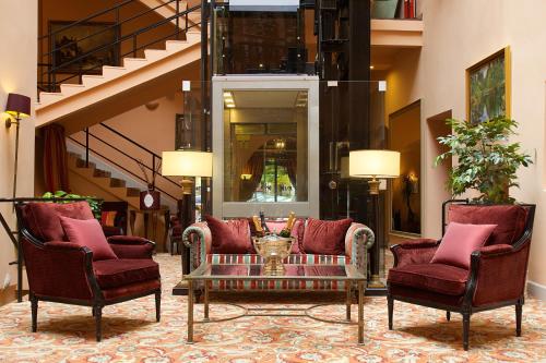 The Narutis Hotel
