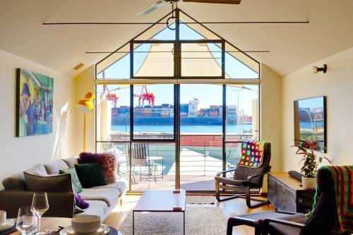 Harbour Views, Balcony Ideal For Couples In Freo