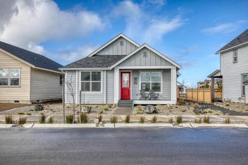. Captain's Seaside Retreat