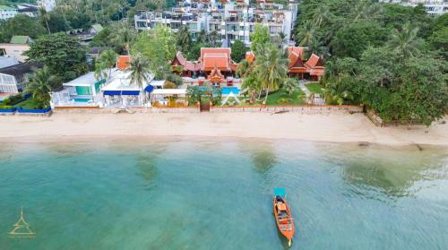 B&B Rawai Beach - Royal Thai Villa Phuket - SHA Extra Plus - Bed and Breakfast Rawai Beach