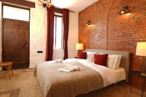 Toon Armeni Guest House