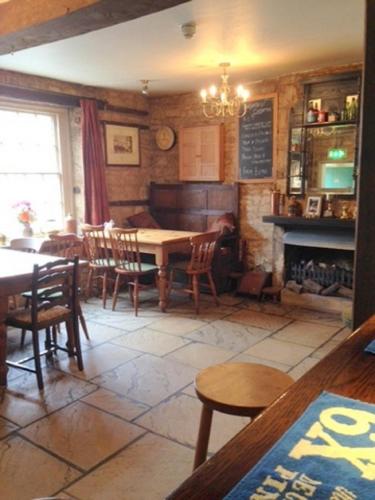 The Royal Oak Burford - image 2