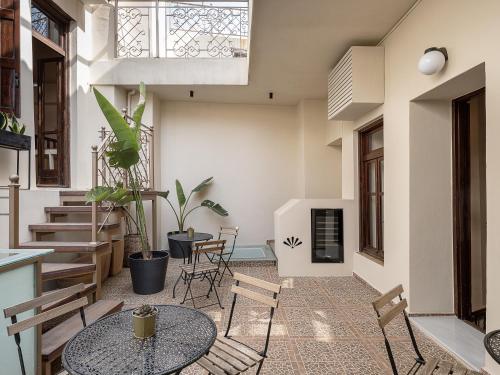 Old Town Suites - image 9