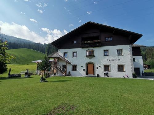 Ferienwohnung Lotterhof, Pension in Heinfels