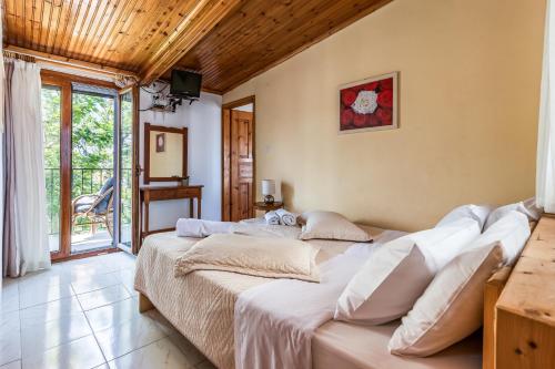 Two-Bedroom Apartment with Pamoramic View image 8