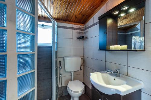 Two-Bedroom Apartment with Pamoramic View image 6
