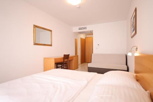 Depadansa Hotel Lucija*** - image 2