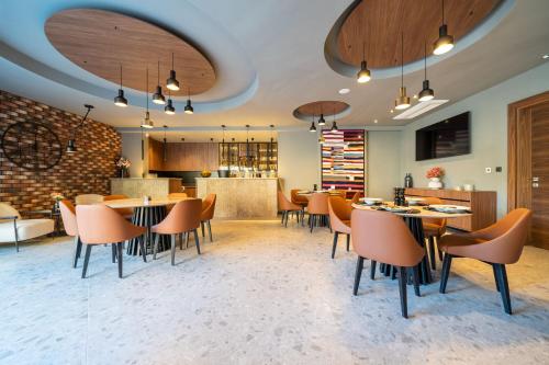 Restoran, C Group apartments in Kotor