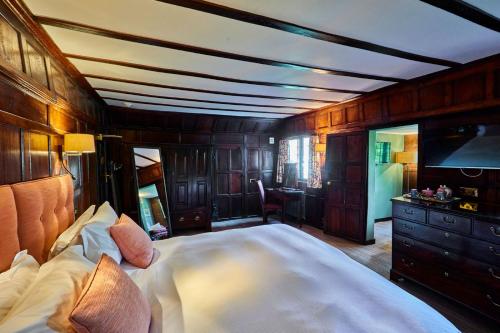 Ockenden Manor Hotel & Spa in คุกฟิลด์