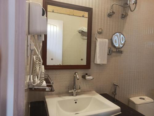 Bathroom, Ri Shat Sngi Orchid Resort in Umsning