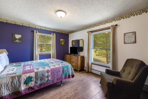 Grandma'S Mountain Getaway Home - image 12