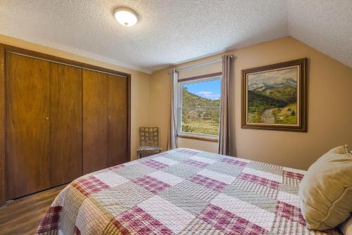 Grandma'S Mountain Getaway Home - image 5