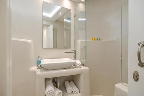 Naxian Queen Luxury Villas & Suites - image 3