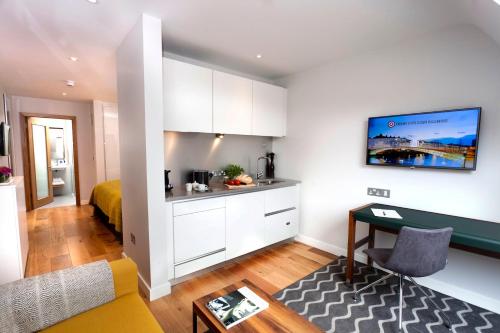 PREMIER SUITES PLUS Dublin Ballsbridge - image 2