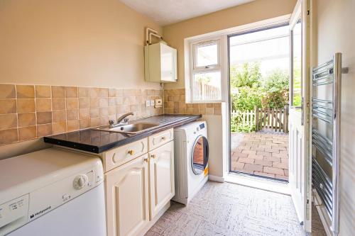 Picture of Bright & Modern 4 Bedroom Townhouse
