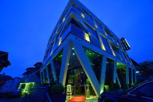 . Hotel PALACE