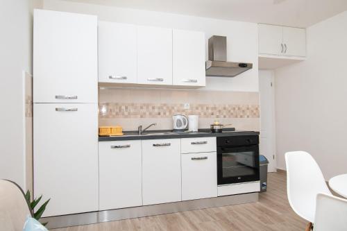 Apartments Tiho - image 3