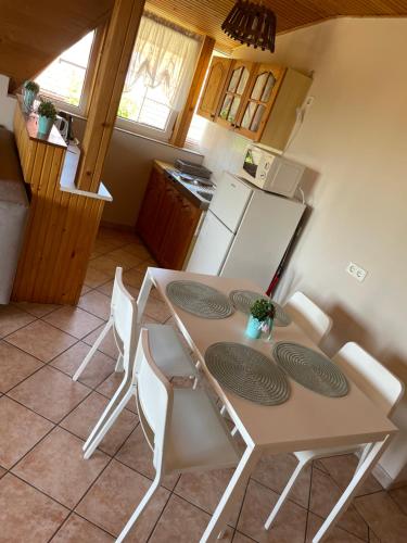 Esther Apartman - image 11