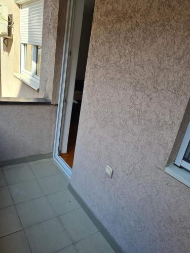 Lux Apartment Rose 2 60m2 in Kragujevac