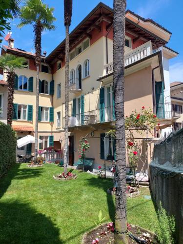  Casa Lari Stresa, Stresa bei Alpe Busarasca