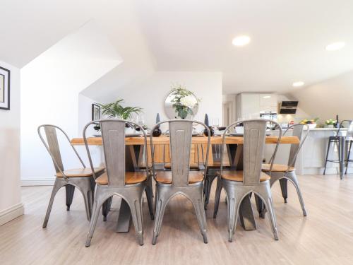 Penthouse 23 Penthouse 23