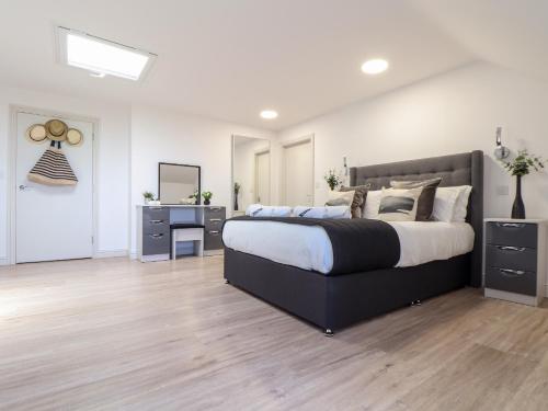 Penthouse 23 Penthouse 23