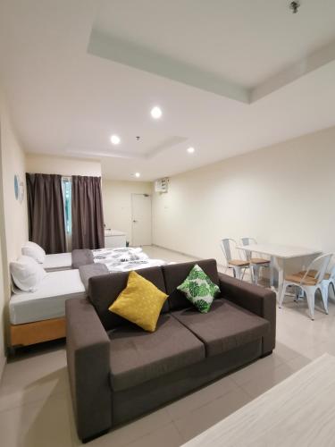 Peaceful 1-bedroom unit at Marina Island by JoMy Homestay